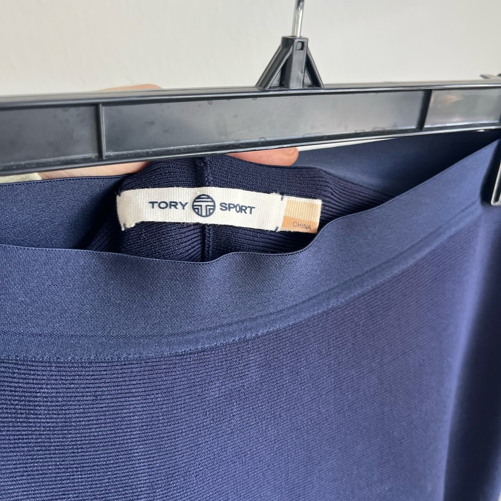 TORY SPORT skirt. Size Large - Picture 4 of 7